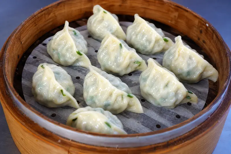 臭臉蒸餃乾拌麵 餐點照片