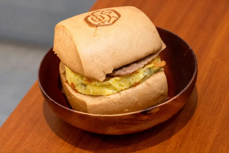 軟食力 行天宮店的九層澎湃豬堡