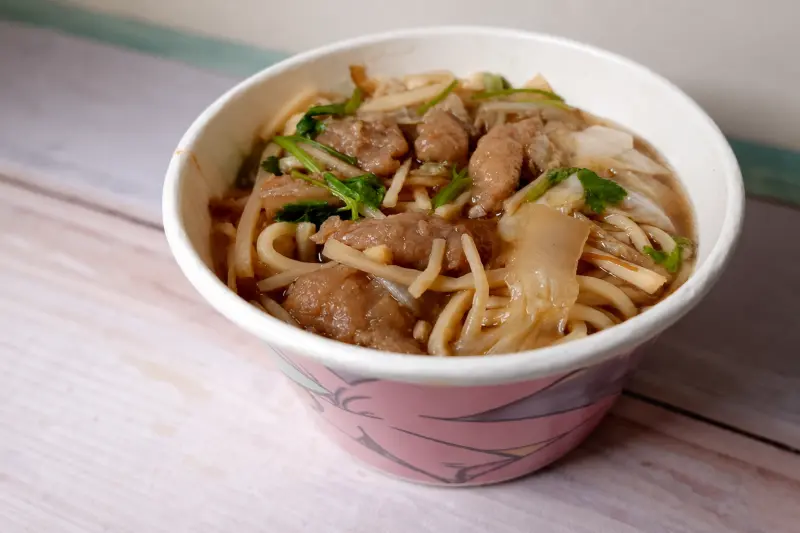 大邁小吃店的赤肉羹麵