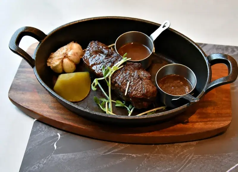 青焰 炭火熟成牛排(新莊嘉軒門市) 餐點照片