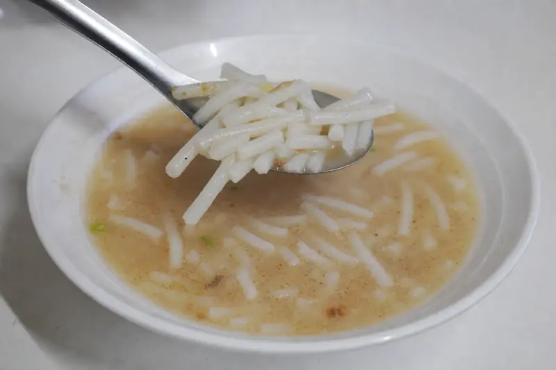 半邊圓米粉湯香菇肉粥 美食照片 1