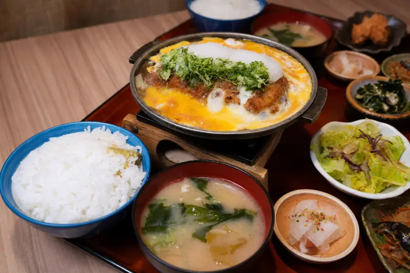 坐著做。員工食堂 food photo 2