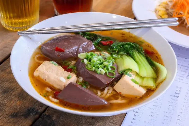 老三良麵的麻辣鴨血豆腐湯
