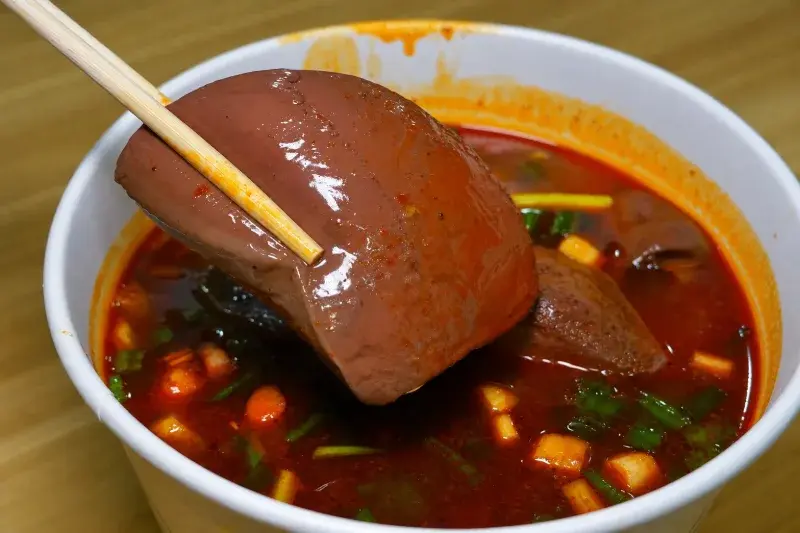 麻辣鴨血