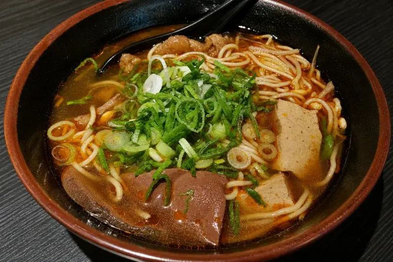 太初麵食的里肌肉片香辣麵