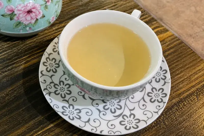 力芽餐廳的玫瑰蘋果茶
