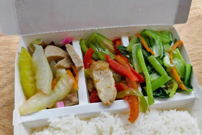 証港雞腿飯 烏日店的自選配菜