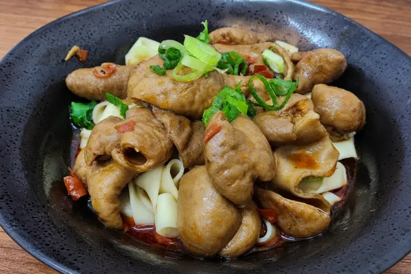 不一樣の麵店的肥腸麵