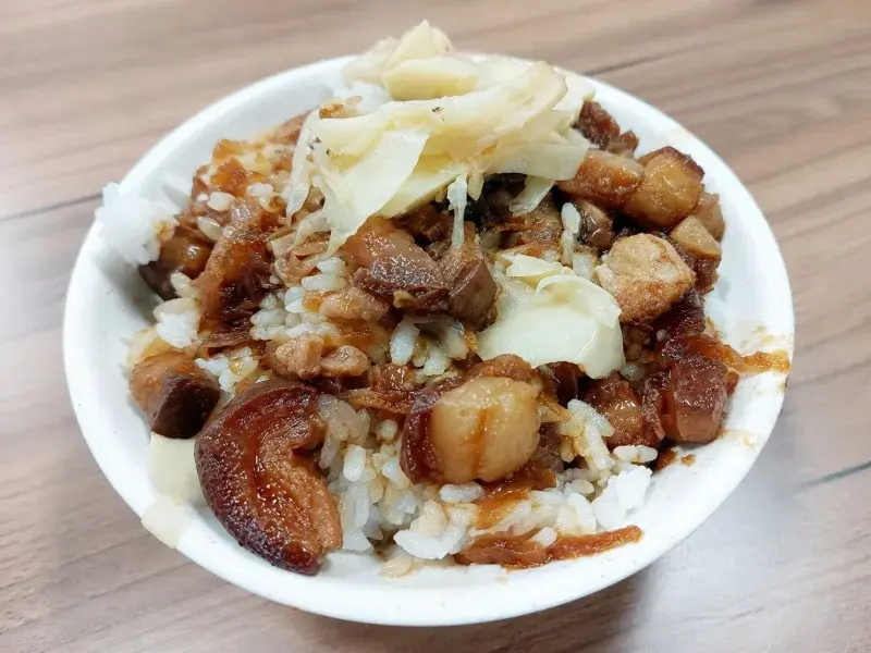 啊里啊豆肉燥飯 土魠魚焿 美食照片 1