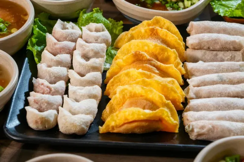 汕頭泉成沙茶潮鍋(高雄五甲公園店)的招牌手工三餃