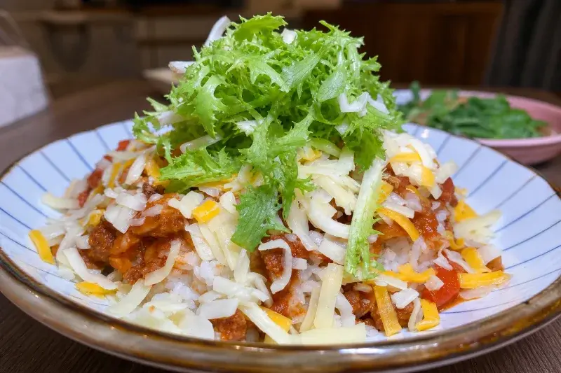 深夜蓋飯食堂的沖繩起司塔克牛肉蓋飯