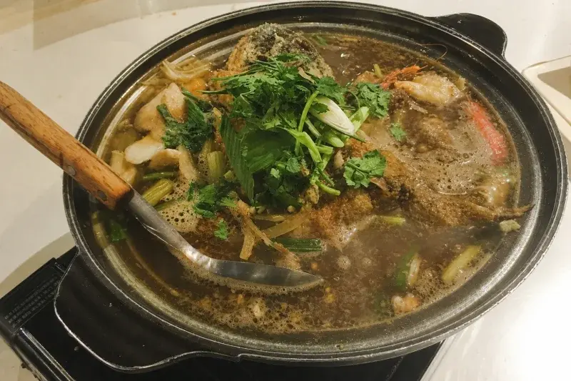 漁夫廚房海鮮餐廳的砂鍋魚頭