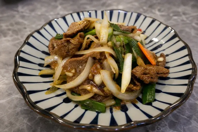 三餐暖食-中興店的蔥爆牛肉