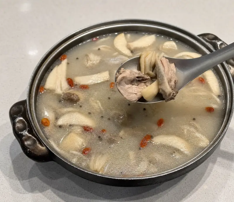 阿國鵝肉-高雄總店的胡椒豬肚雞