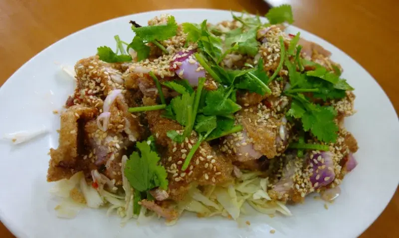 佳欣泰式餐廳的椒麻雞