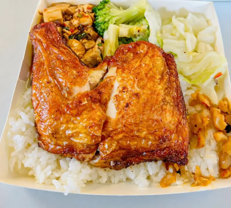 正園雞腿飯 正言店 餐點照片