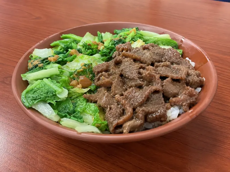 肥老吉羊肉羹的羊肉蓋飯