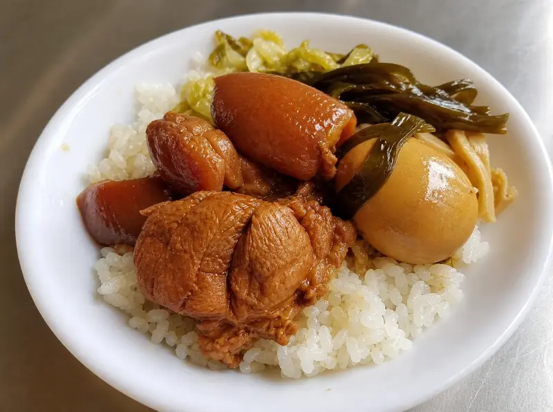 伊通街知高飯的知高便當