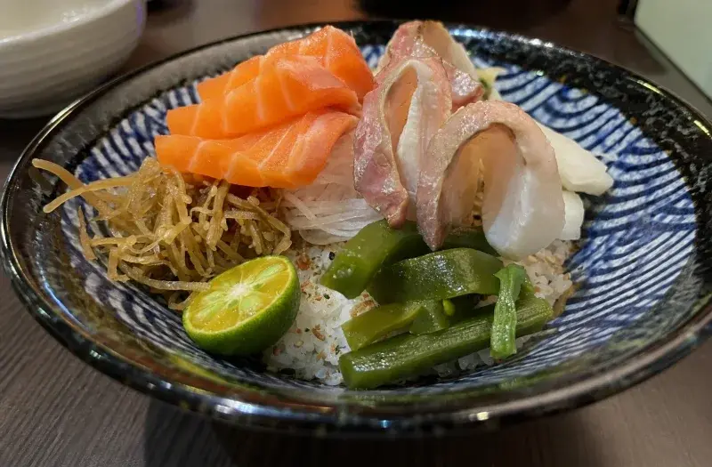 綜合刺身丼對應餐點原圖