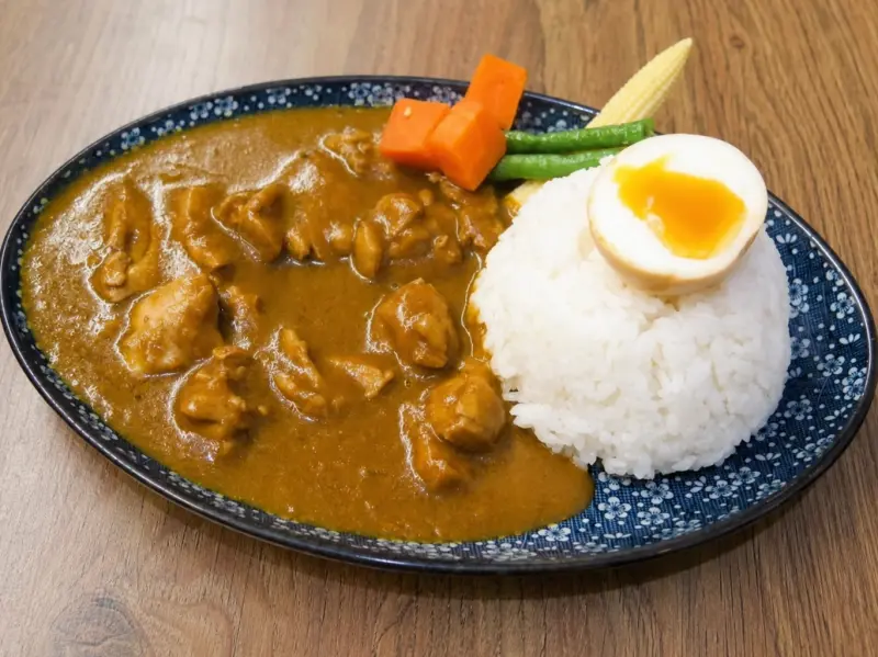 燉雞腿肉咖哩