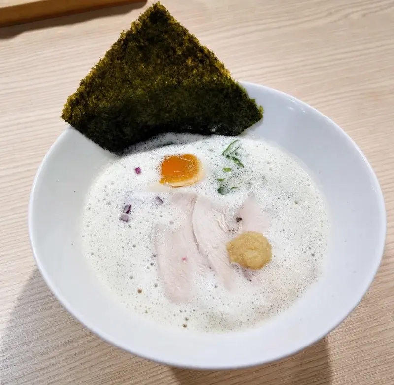 捌玥。泡系雞白湯拉麵 美食照片 1