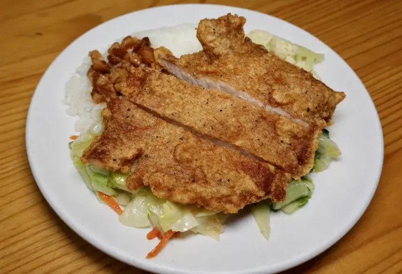 青島排骨便當 美食照片 1
