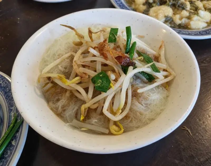 ภาพอาหาร 3 ของ 芝山鵝肉切仔麵