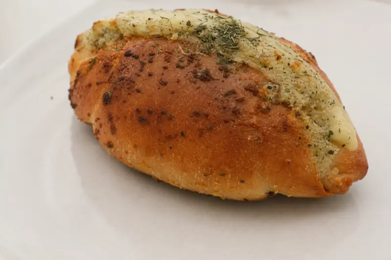 蒜味奶油乳酪鹽麵包