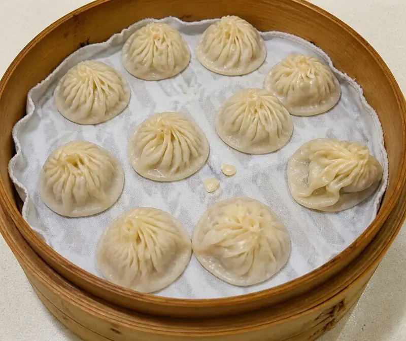 黃龍莊的蝦仁絲瓜湯包