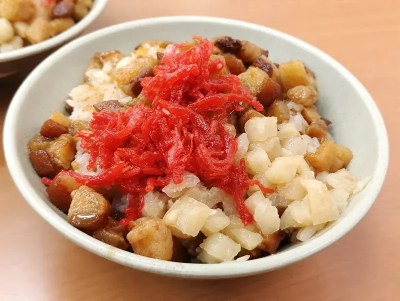 紅昌吉豬血湯的魯肉飯