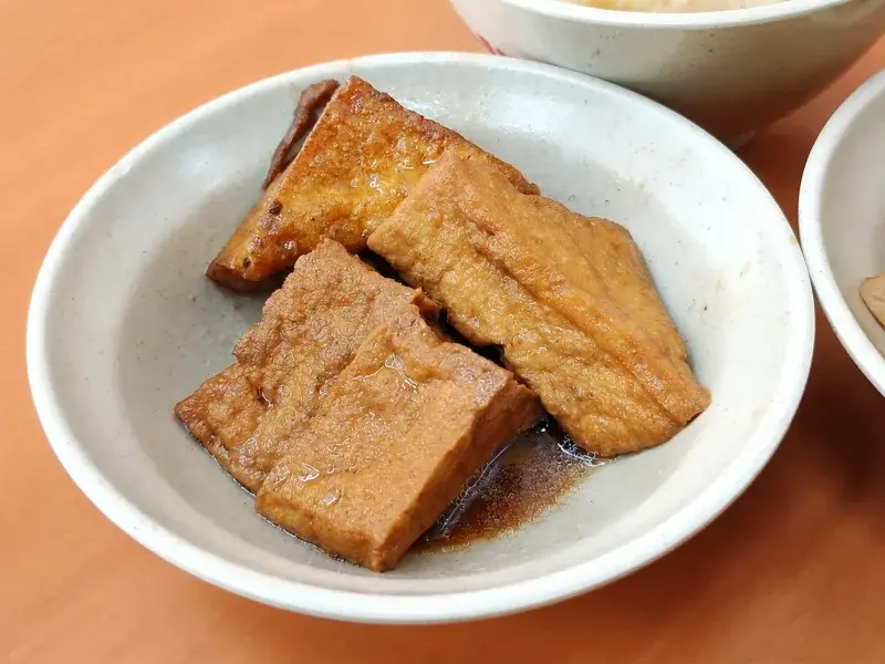 紅昌吉豬血湯的油豆腐