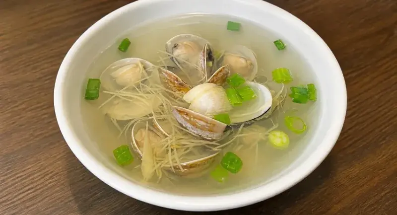 阿仁炒飯的蛤仔薑絲湯
