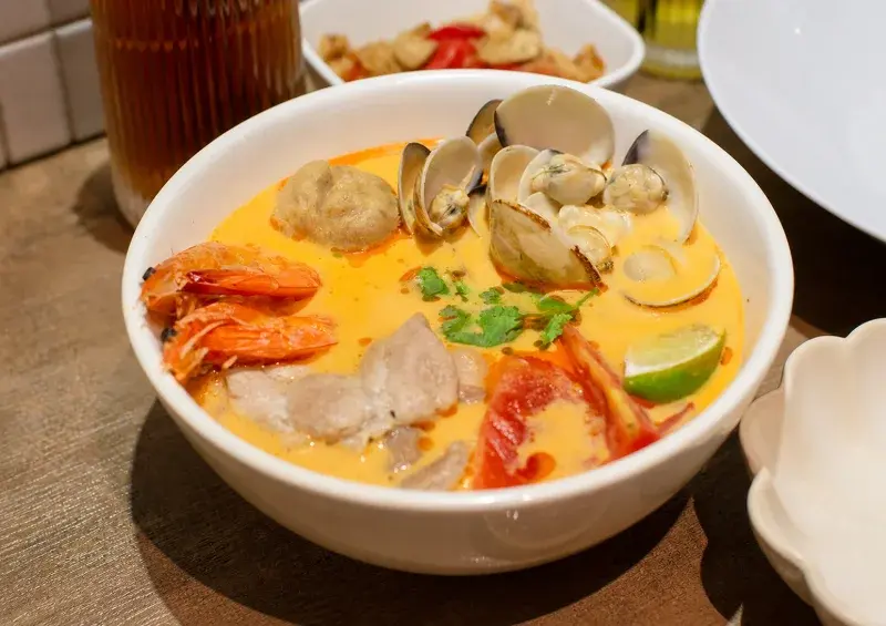 BON MEINGERDA的泰式東央貢海陸麵疙瘩