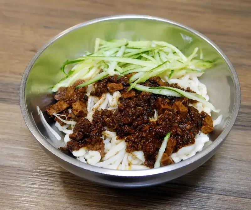 王艇長酢醬麵的山東醡醬麵