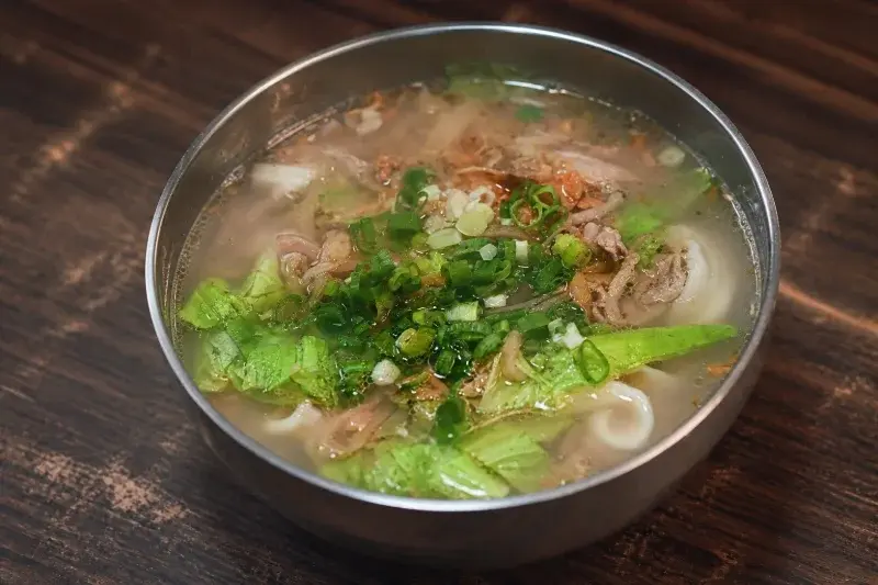 王艇長酢醬麵的榨菜肉絲麵