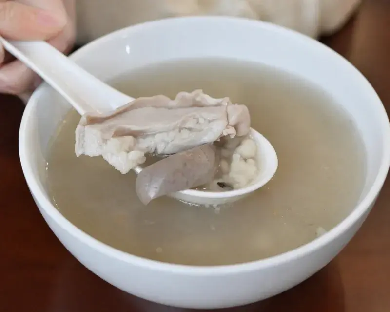 及品鍋貼水餃專賣店的每日一湯 (四神湯)