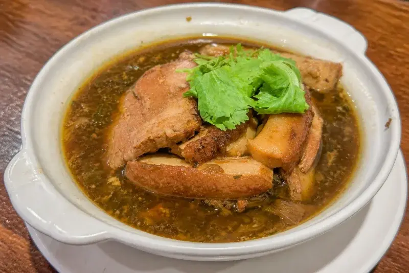 หมูสามชั้นตุ๋นผักกาดแห้ง