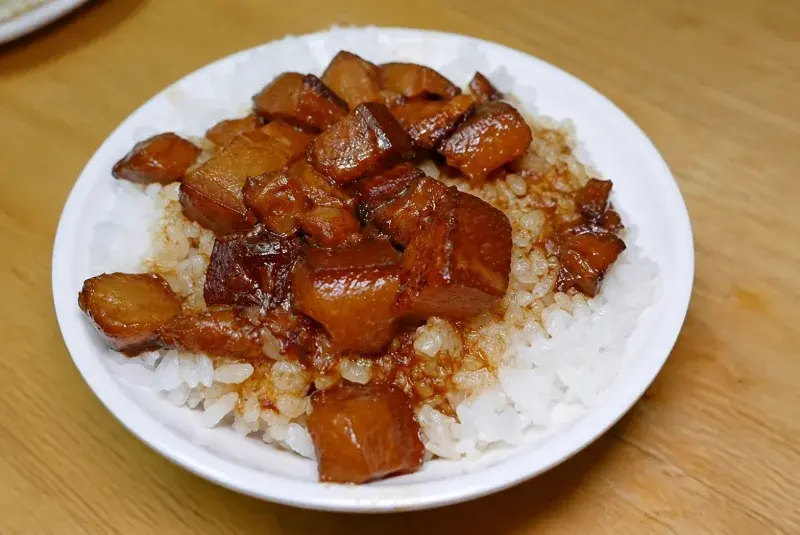 滷三塊五花肉飯 の料理写真 2