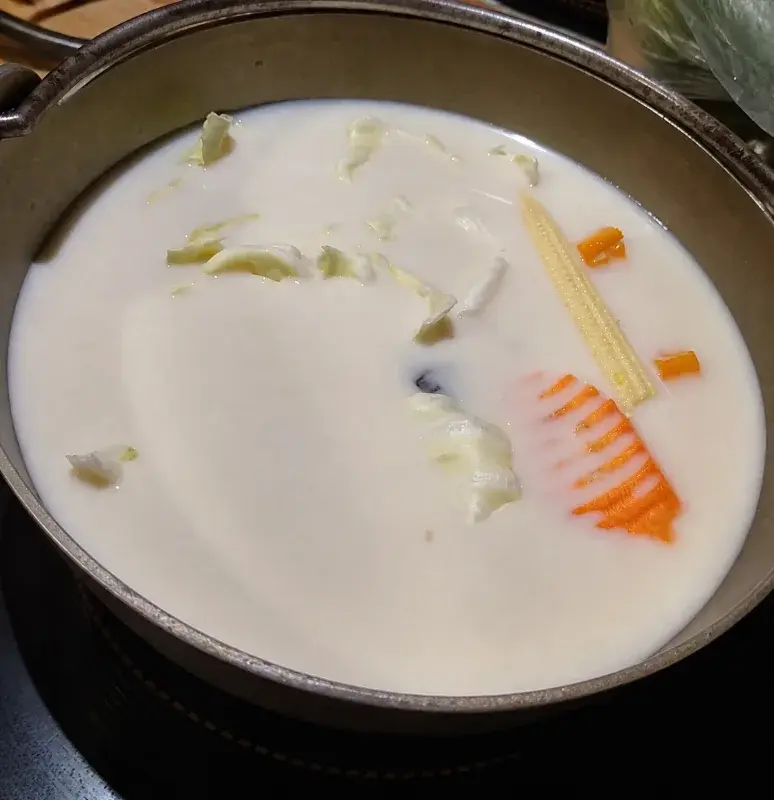 咕咕咕嚕 日式昆布火鍋 | 韓式銅盤烤肉 - 南港店 美食照片 1