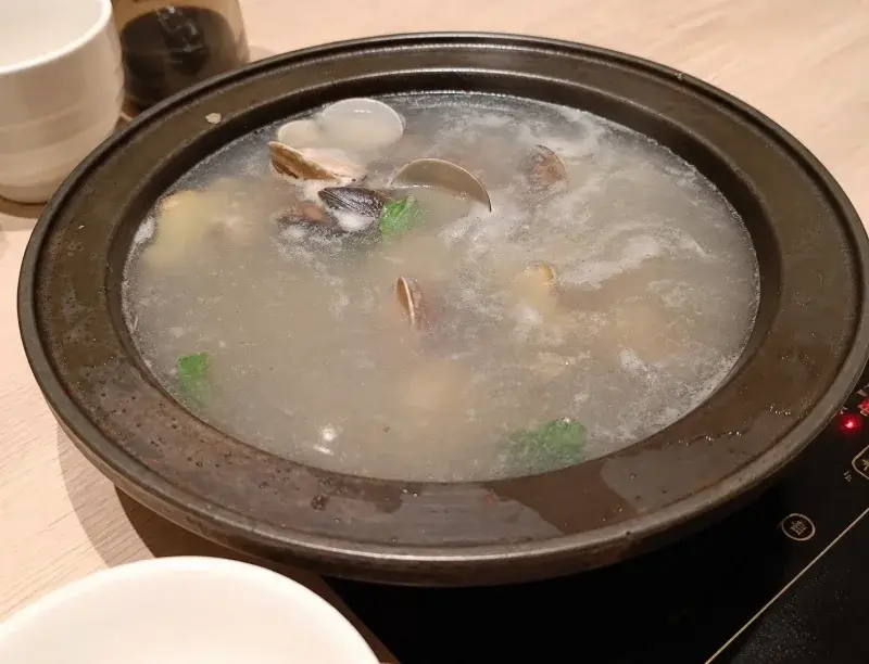 石研室 爆炒石頭火鍋 - 南港中信店 の料理写真 3